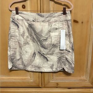 Tribal Feather-Print Athletic Skort - Size 4 - Built in shorts - NWT